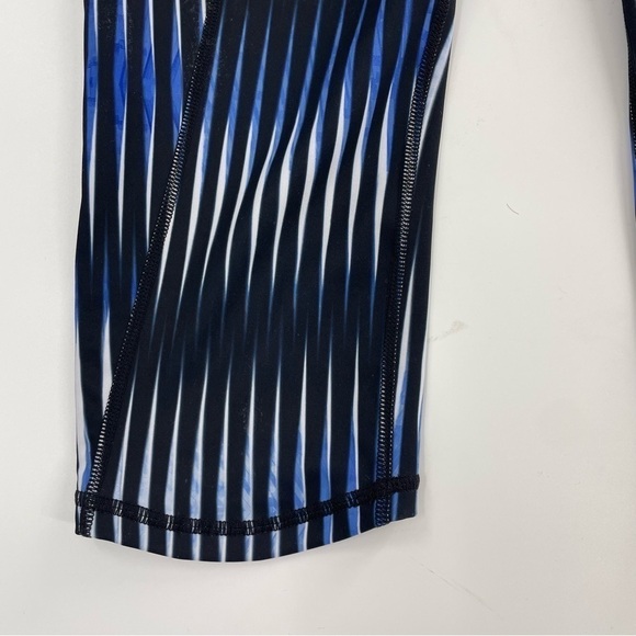 Ivy‎ Park Kaleidoscope Print Mid Capri Leggings Blue Black - Picture 7 of 12